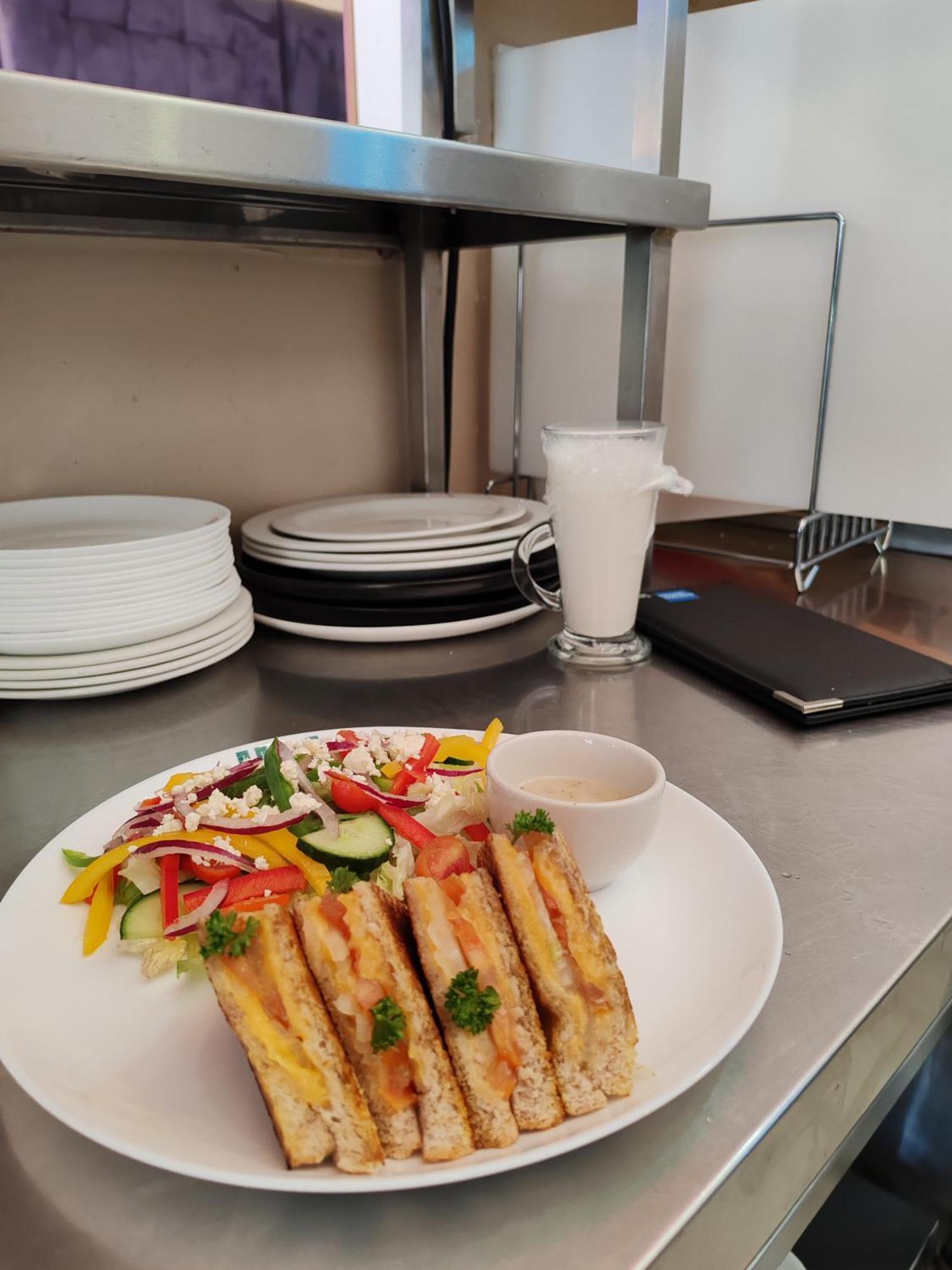 Regal Inn Umhlanga Gateway เดอร์บัน ภายนอก รูปภาพ