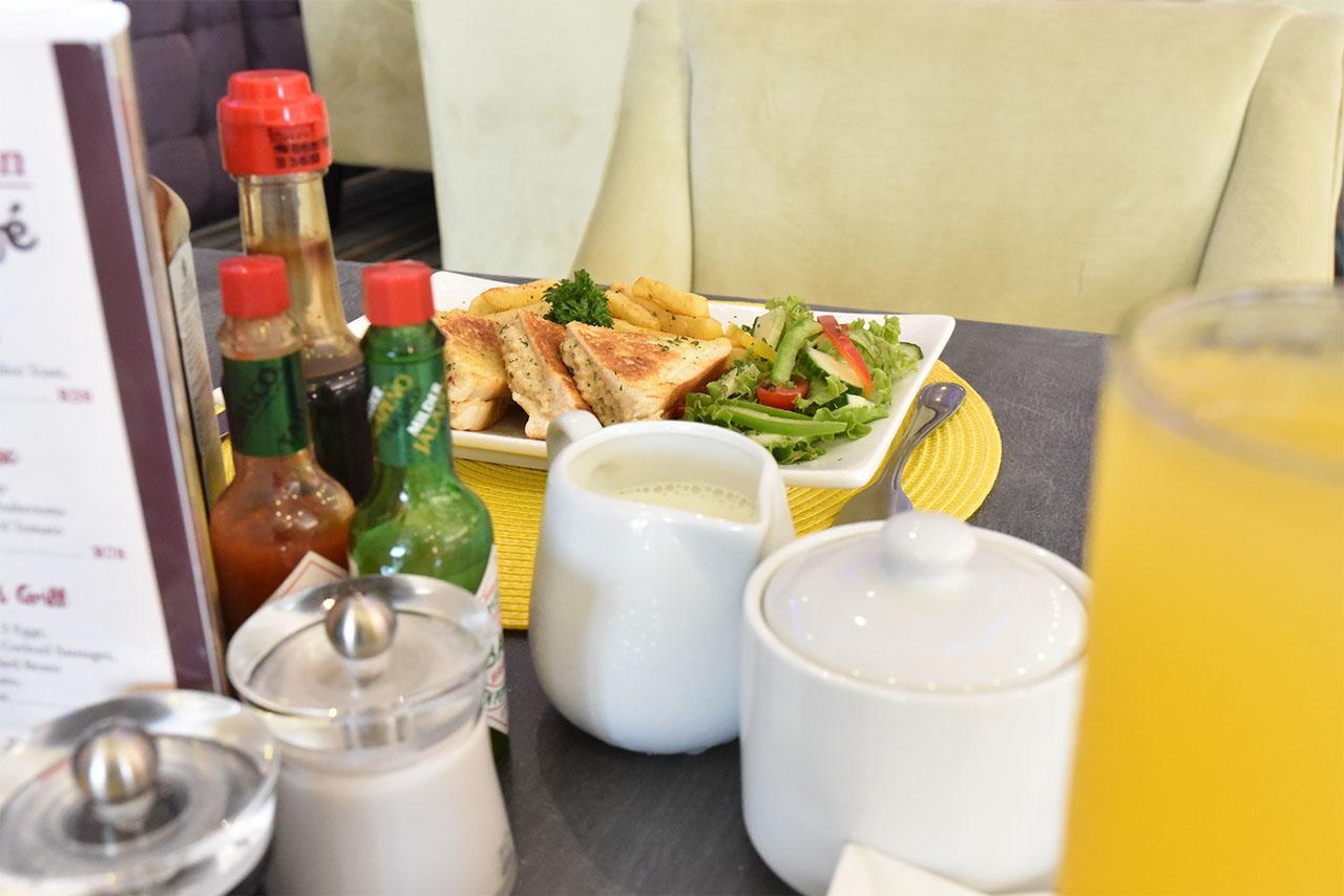 Regal Inn Umhlanga Gateway เดอร์บัน ภายนอก รูปภาพ